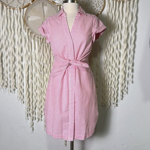 Vineyard Vines Dresses & Skirts - Vineyard Vines NWT Tie Front Seersucker Shirt Dress in Malibu Pank size 2